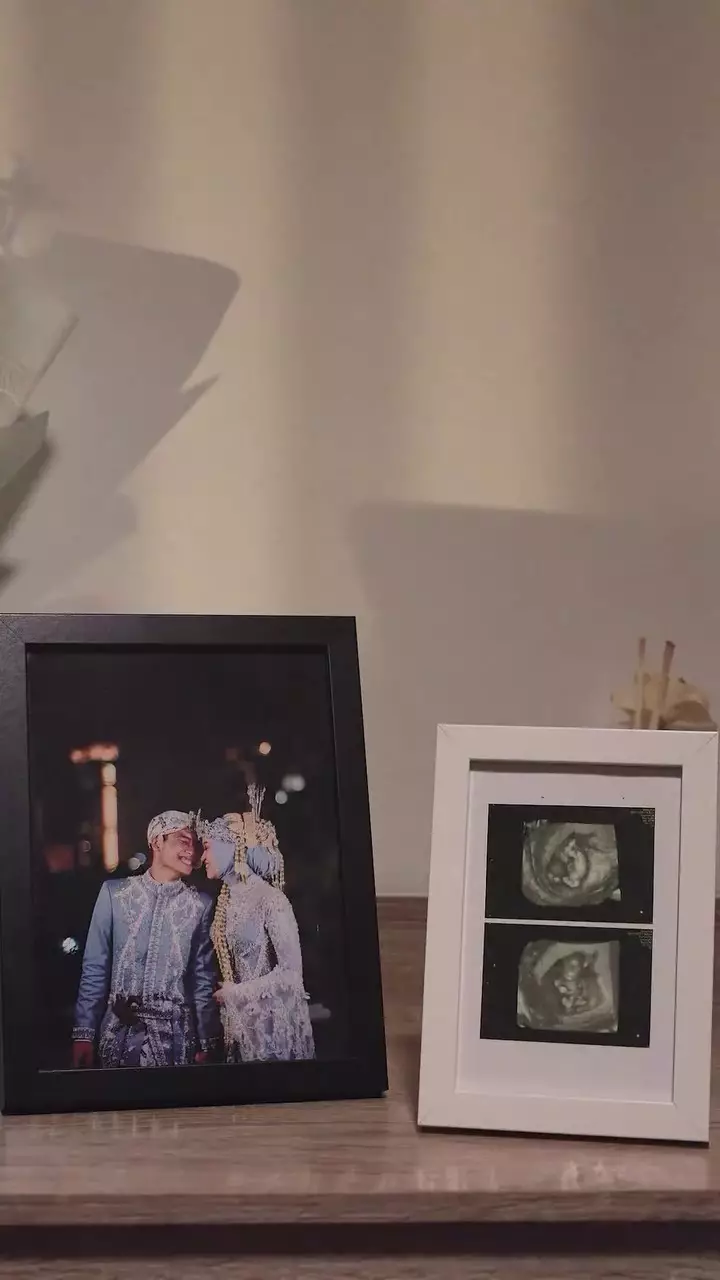 istri bintang emon hamil anak pertama  © 2025 Instagram