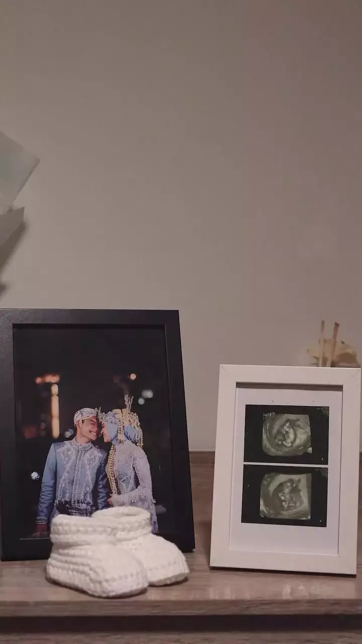 istri bintang emon hamil anak pertama  © 2025 Instagram