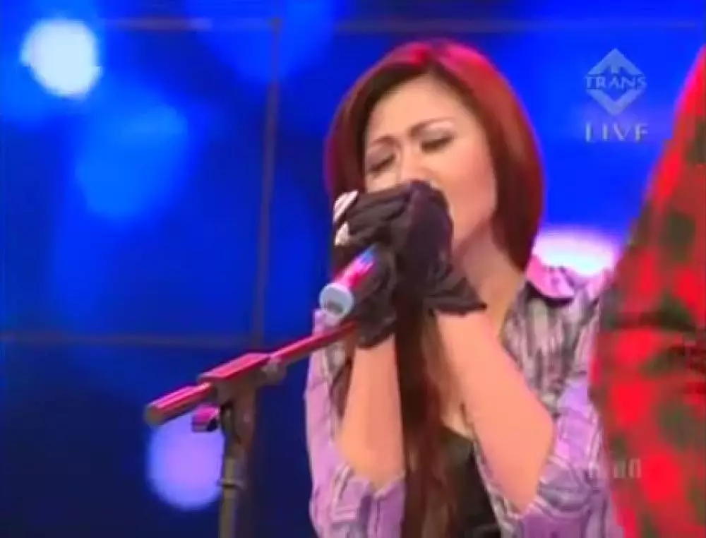 rey utami artis terkaya indonesia dulu backing vokal © 2025 brilio.net