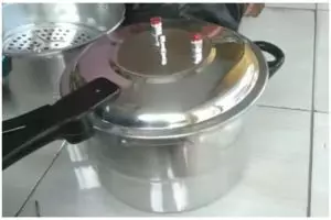 Trik simpel membuka panci presto yang terkunci tanpa dibongkar