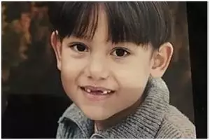 Bocah bergigi ompong ini dulunya tak naik kelas 2 kali kini sukses jadi artis, intip perubahannya