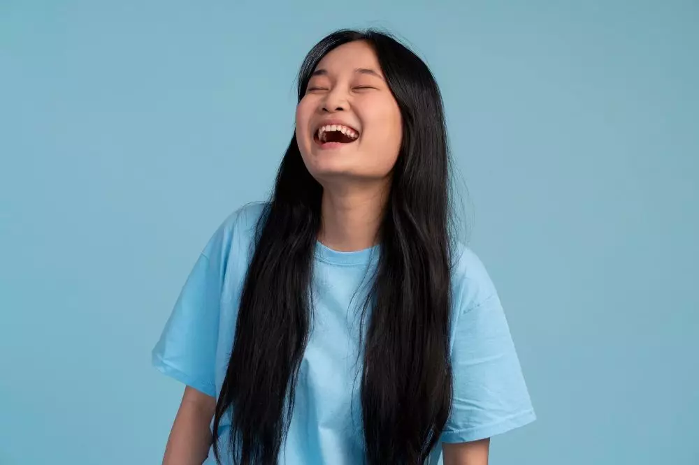 Pantun teka-teki 2 baris lucu dan Menghibur © 2025 brilio.net Pantun teka-teki 2 baris lucu dan Menghibur © 2025 brilio.net