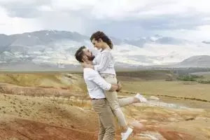 Cintanya ugal-ugalan, 5 zodiak ini punya rasa sayang yang luar biasa