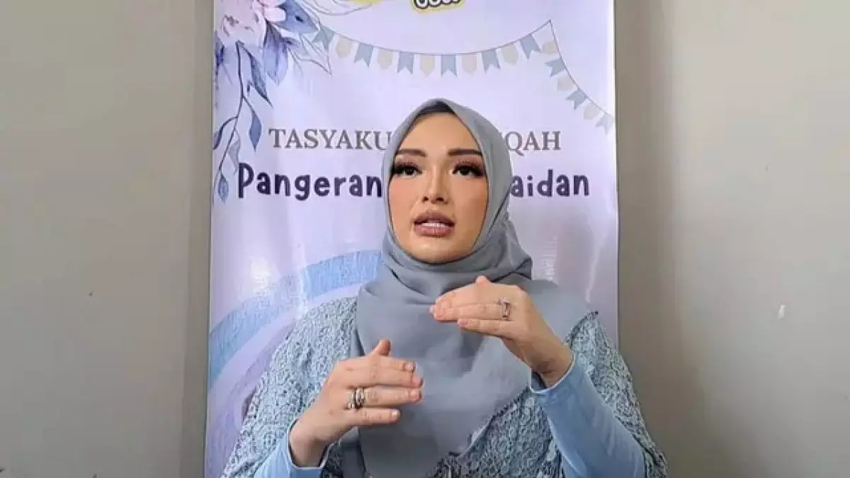 Momen bahagia Zaskia Gotik gelar akikah putranya, Pangeran Aflah Zaidan, ungkap makna nama anak