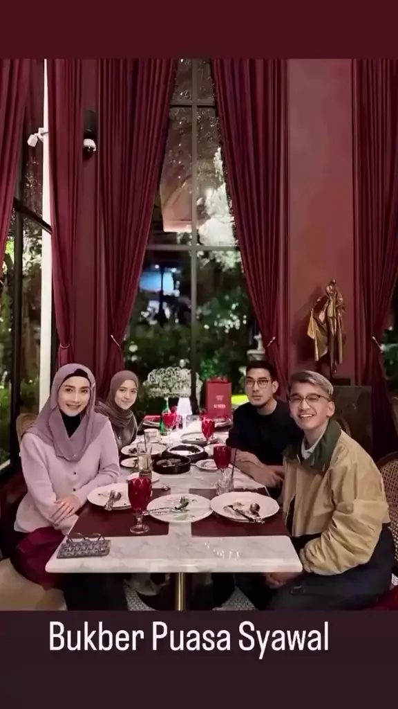 kedekatan ruben onsu dan desy ratnasari © 2025 brilio.net