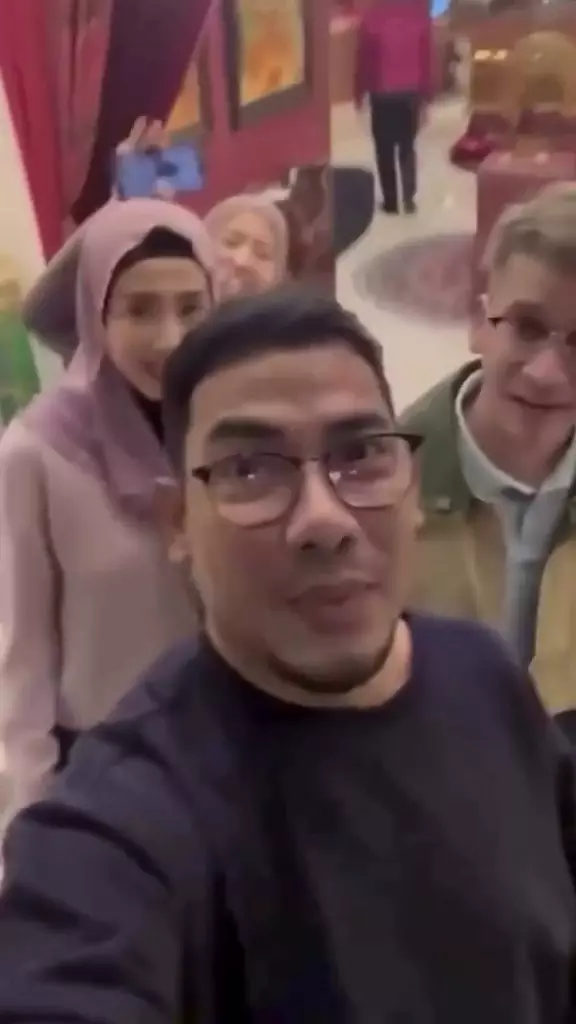 kedekatan ruben onsu dan desy ratnasari © 2025 brilio.net