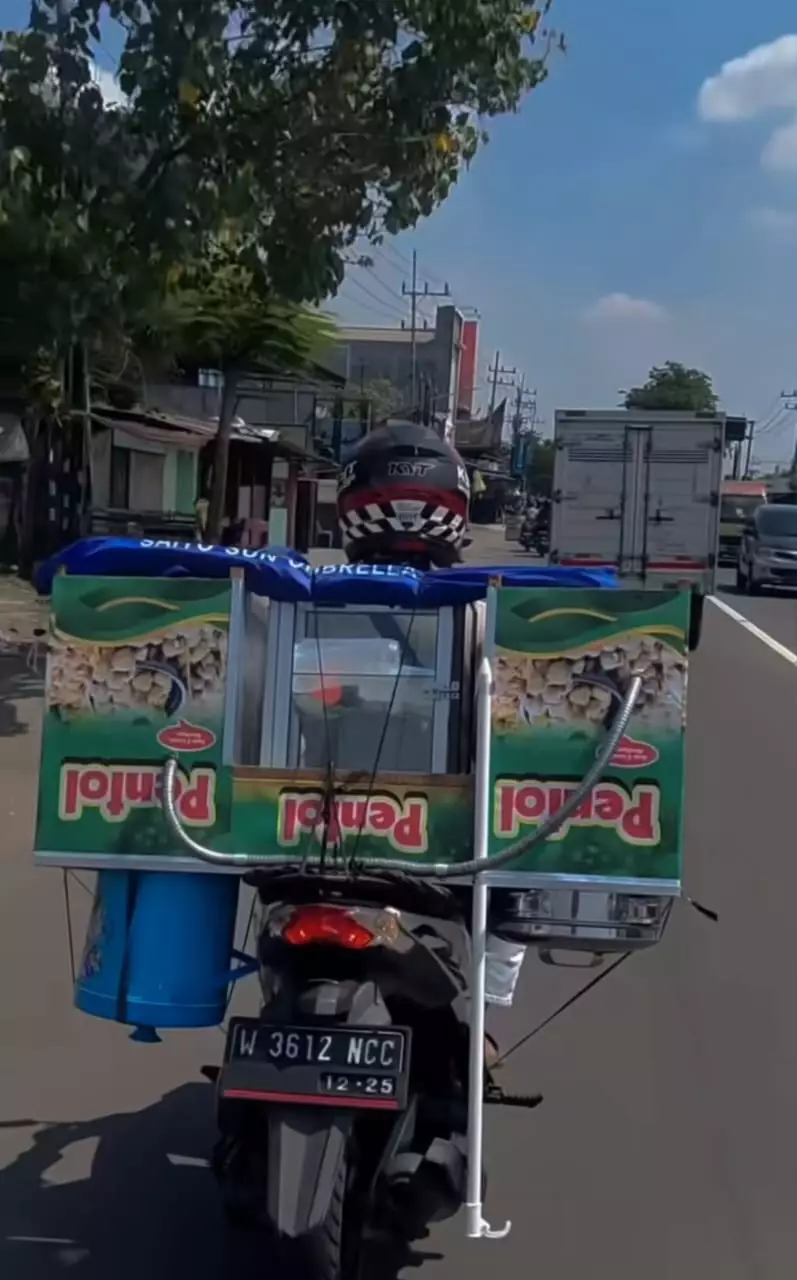 gerobak potret lucu © 2025 berbagai sumber gerobak potret lucu © 2025 berbagai sumber