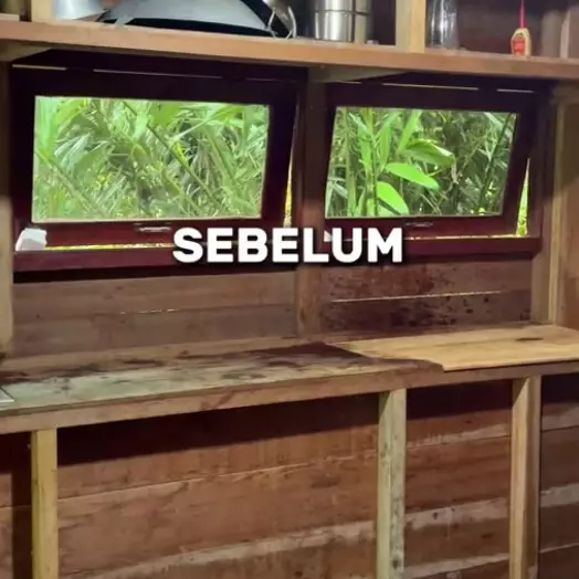 Awalnya tampak biasa, 9 potret dapur kayu usai dimakeover kecil-kecilan ini kayak tempat masak di vila