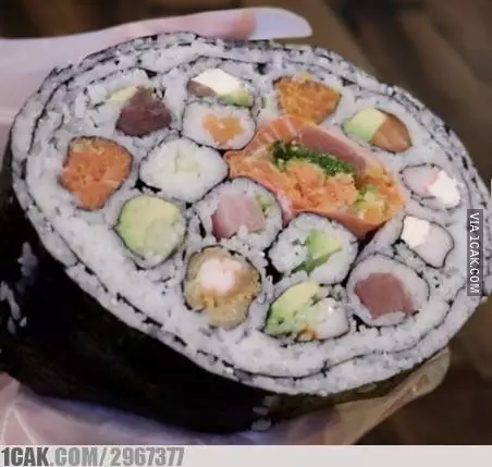 potret lucu makan kimbap © 2025 berbagai sumber