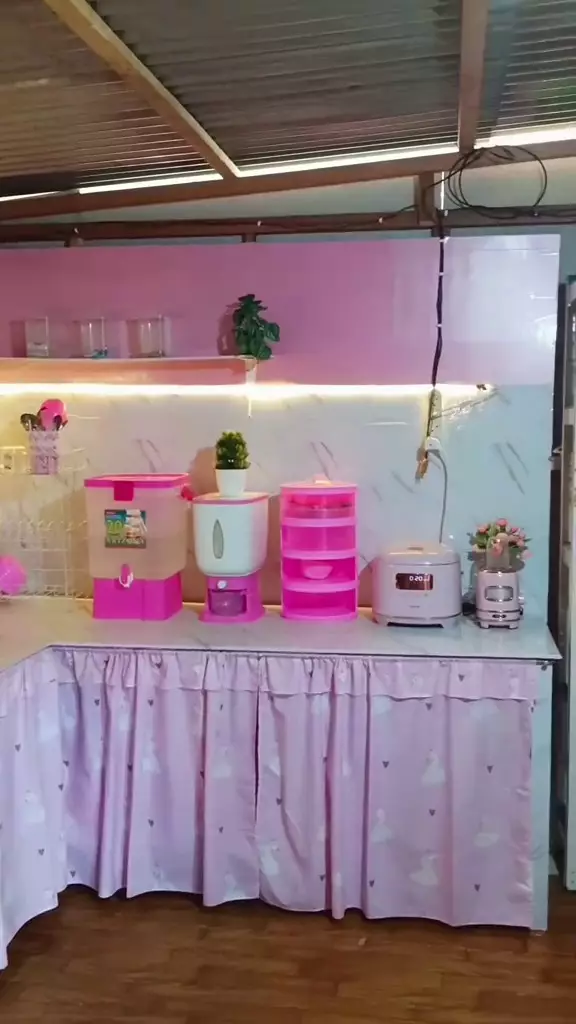 makeover dapur triplek serba pink estetik © 2025 TikTok