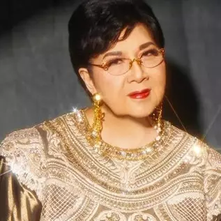 Nostalgia mengenang Titiek Puspa dalam 9 potret lawas, lebih 70 tahun dedikasikan untuk musik