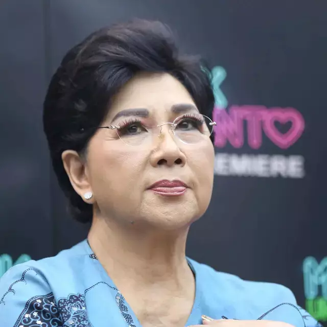 Kisah di balik lagu Kupu-Kupu Malam oleh Titiek Puspa, diketuk seorang wanita di kamar hotel