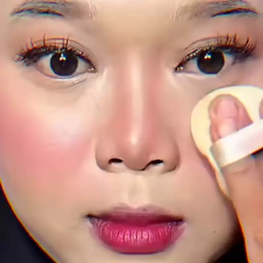 Awalnya tampak dempul, tranformasi cewek makeup sendiri untuk akad ini hasilnya disebut mirip Syahrini