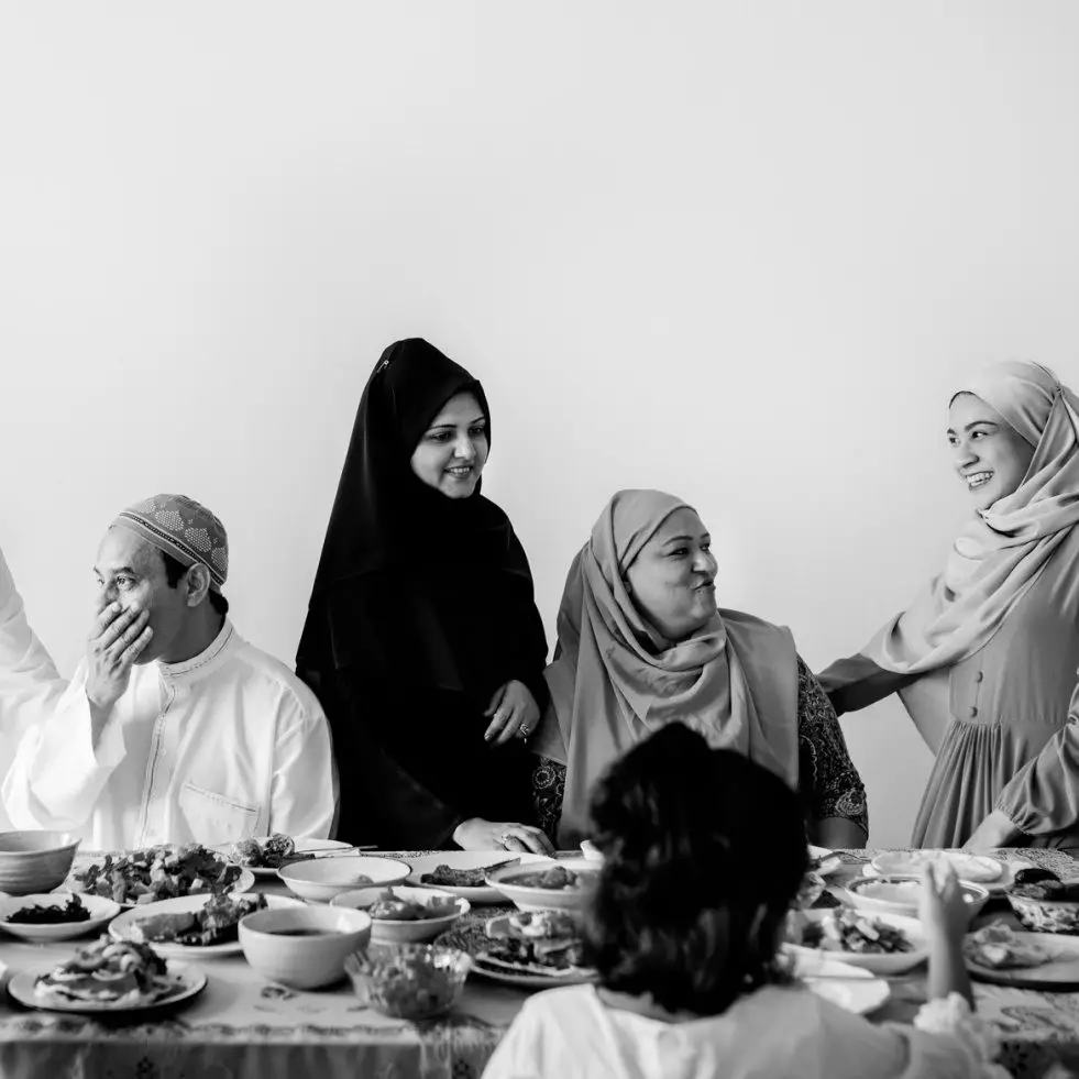 50 Pantun pembuka acara halal bihalal 2025 terbaik, lucu, menyentuh, dan penuh makna