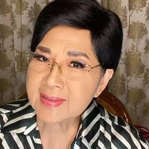 9 Momen kenangan Titiek Puspa masa ke masa, dari guru TK hingga jadi penyanyi kesayangan Soekarno