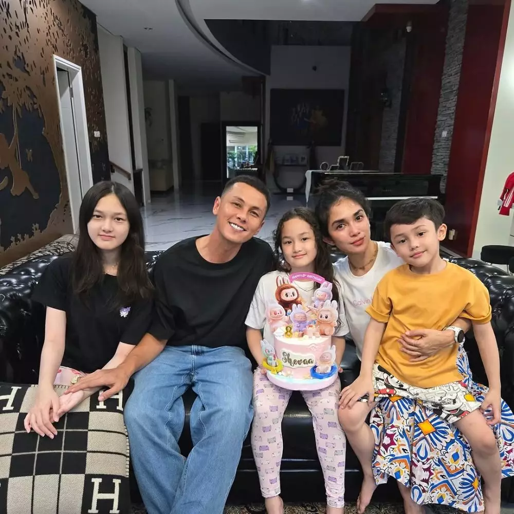ussy sulistiawaty model iklan mie instan © 2025 Instagram ussy sulistiawaty model iklan mie instan © 2025 Instagram