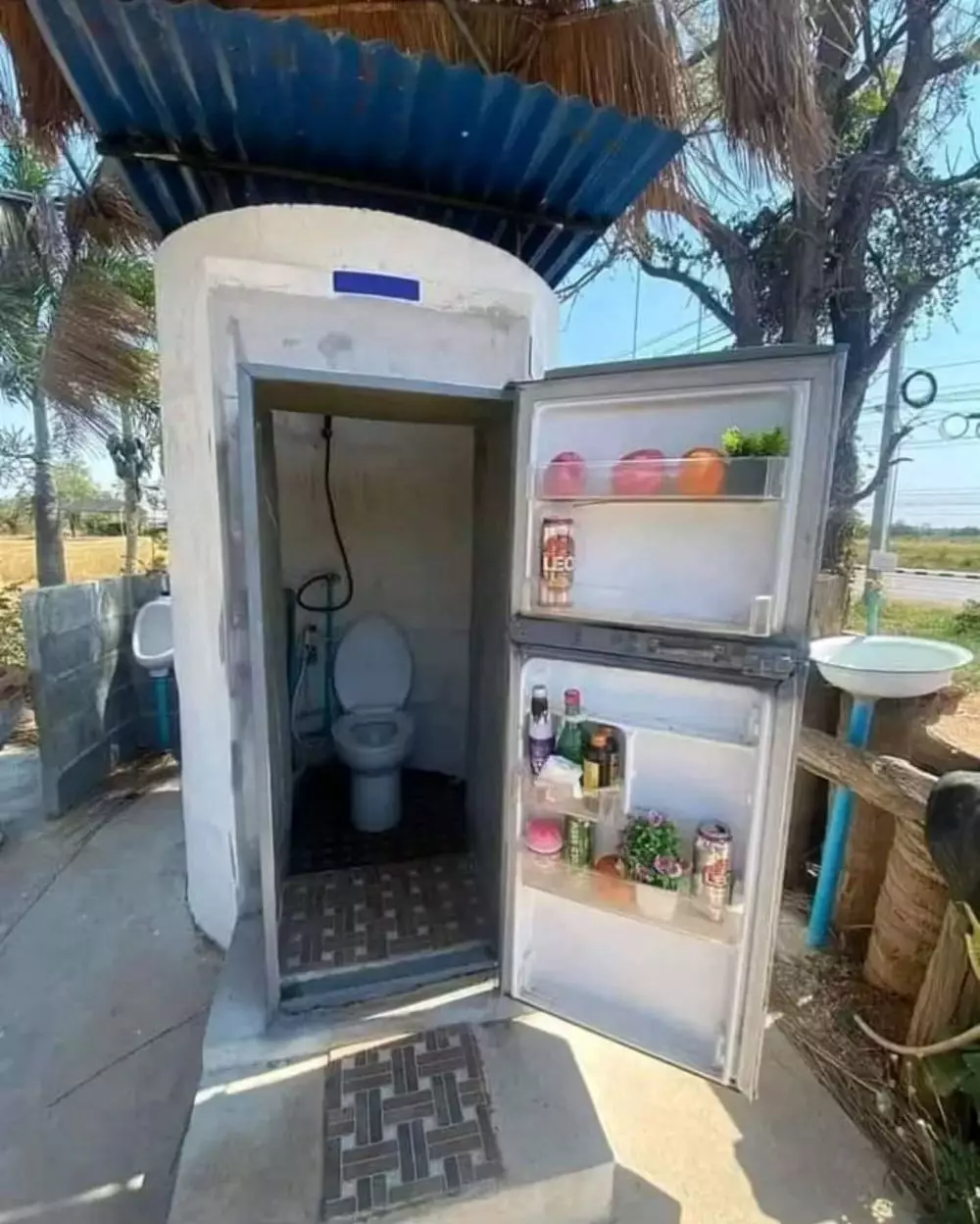 kamar mandi nyeleneh tren 2025 © 2025 Instagram kamar mandi nyeleneh tren 2025 © 2025 Instagram