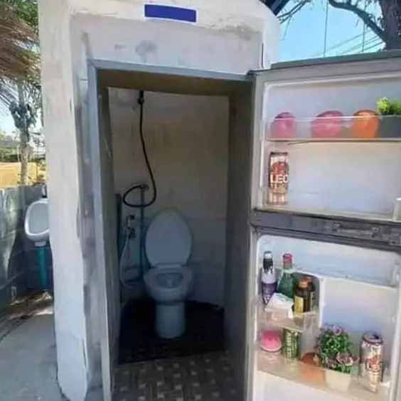 11 Potret kocak bentuk kamar mandi di luar 'nurul' ini bisa jadi tren toilet nyeleneh 2025