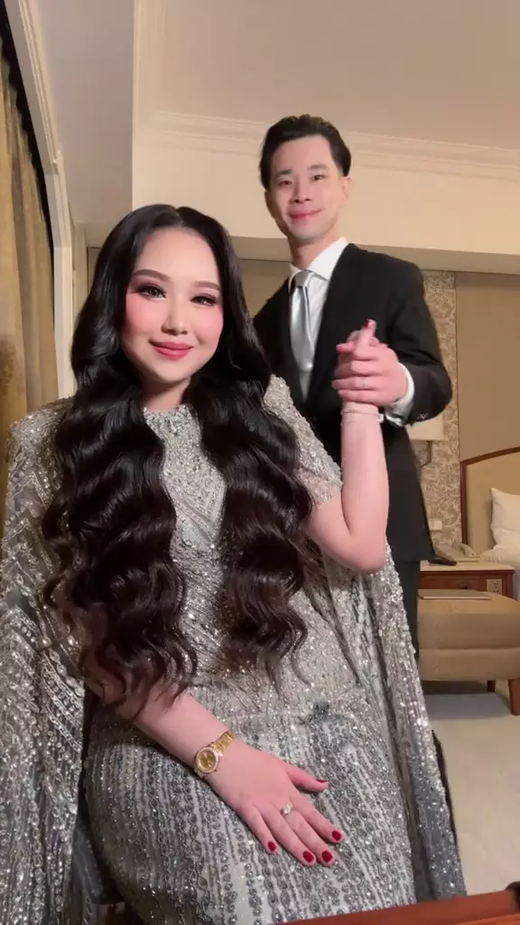 sisca kohl pemberkatan jessica jane  © 2025 TikTok