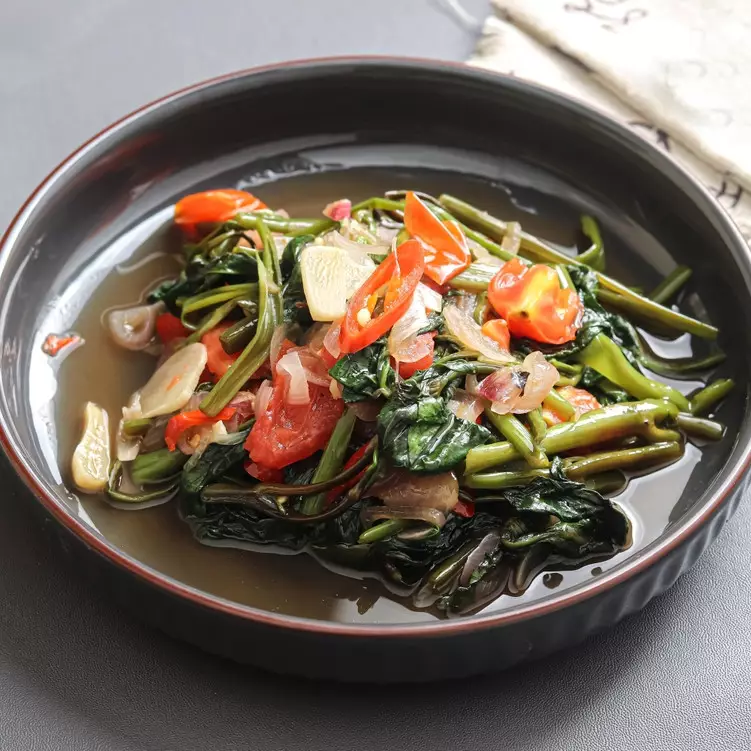 9 Resep tumis kangkung yang enak, praktis, dan cocok untuk menu sehari-hari