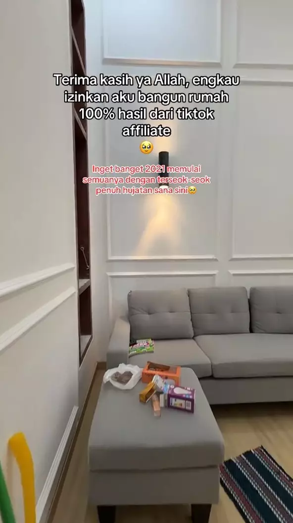 guru resign pns pamer rumah baru © TikTok