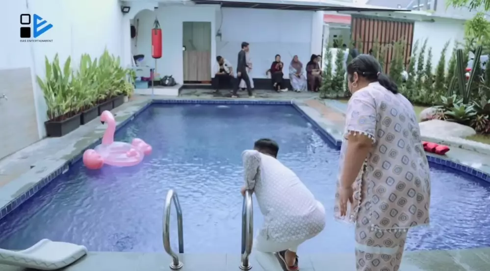 Irish Bella tempati rumah baru megah © YouTube Irish Bella tempati rumah baru megah © YouTube