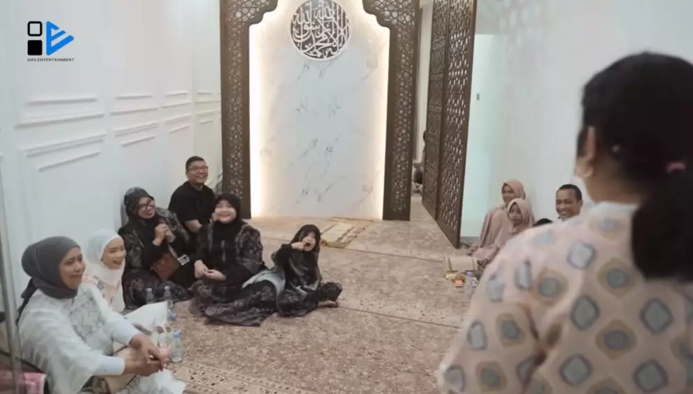 Irish Bella tempati rumah baru megah © YouTube Irish Bella tempati rumah baru megah © YouTube