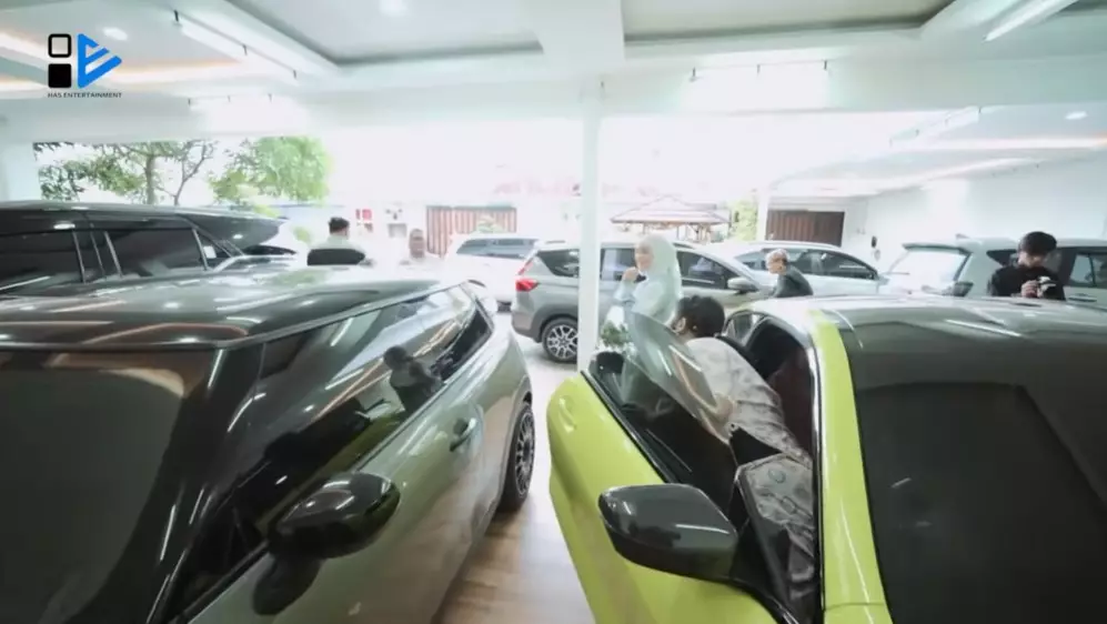 Irish Bella tempati rumah baru megah © YouTube Irish Bella tempati rumah baru megah © YouTube