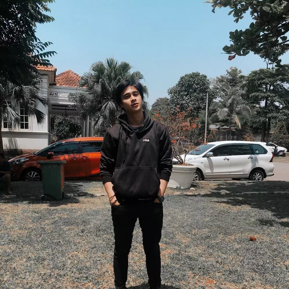 Bocah terbandel di Genta Buana © berbagai sumber