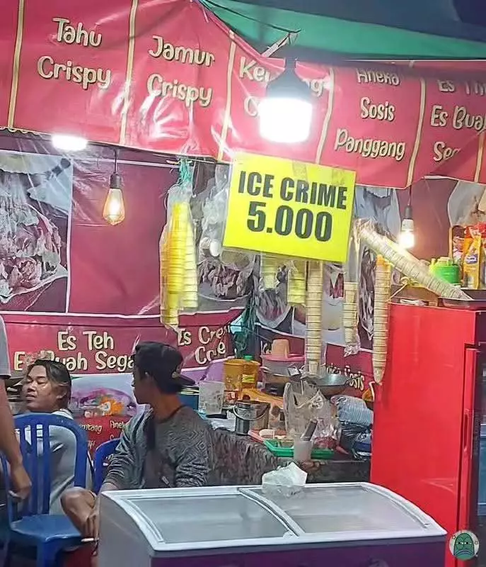 tulisan penjual es © X