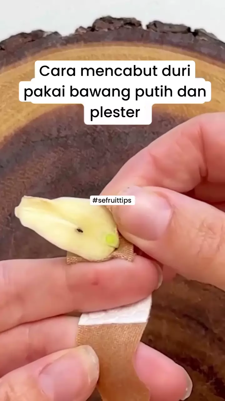 trik mengeluarkan duri pakai bawang putih © Instagram