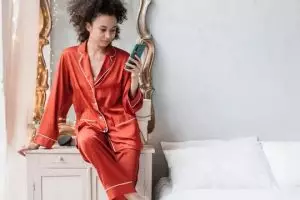 5 Zodiak paling FOMO, si takut ketinggalan momen seru