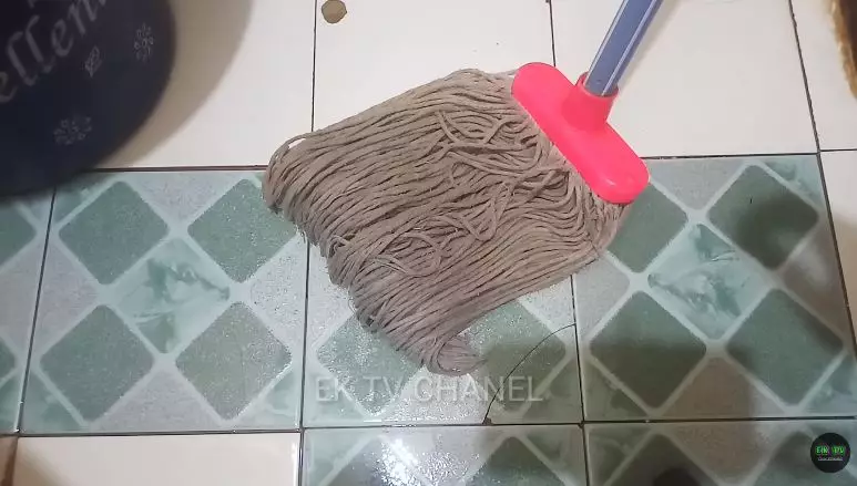 cara cuci kain pel dekil © 2023 brilio.net