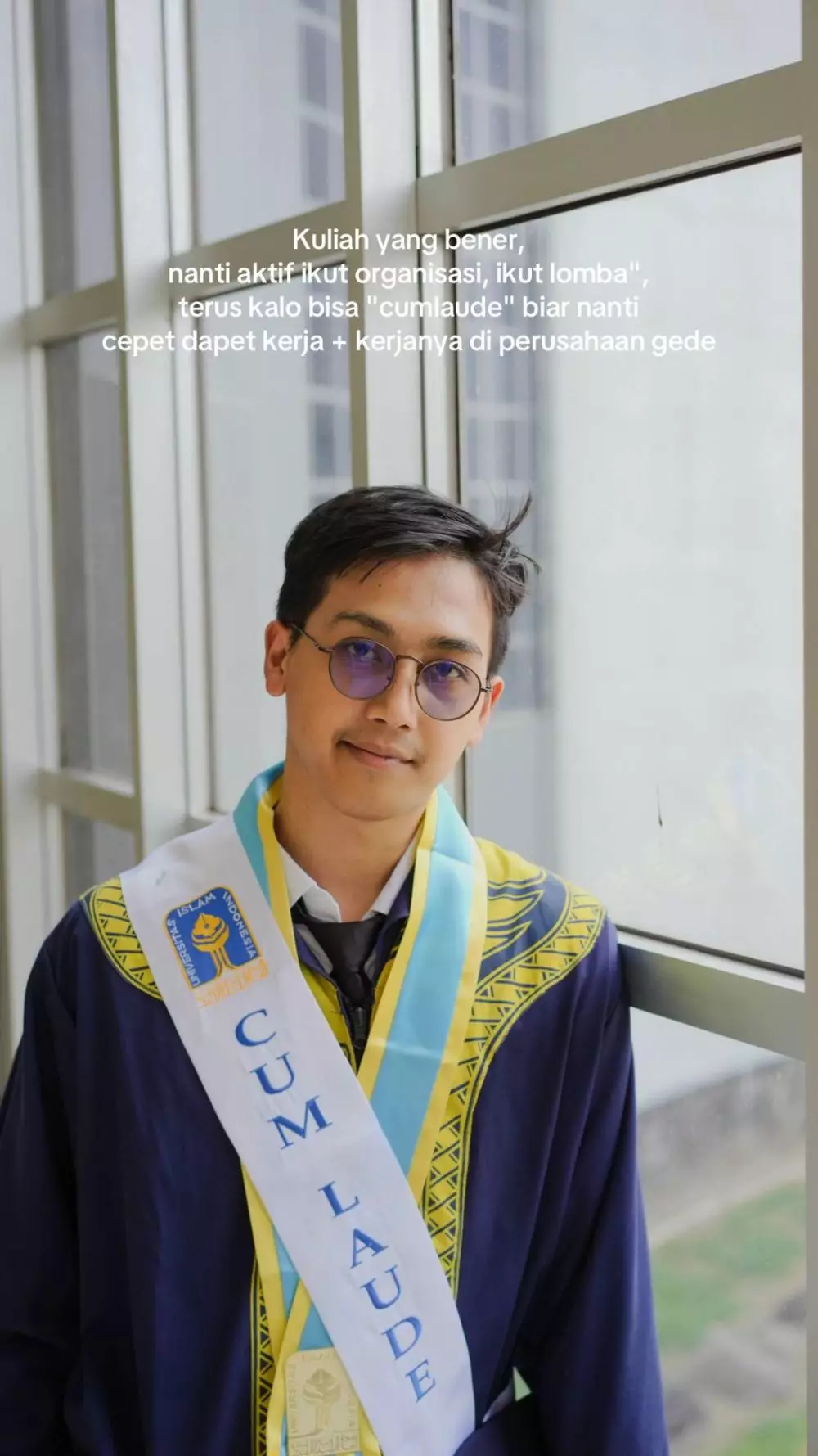 Viral lulusan cumlaude susah cari kerja © TikTok Viral lulusan cumlaude susah cari kerja © TikTok