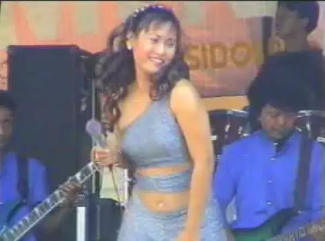 wanita pipi tembem ini jadi biduan top © Instagram