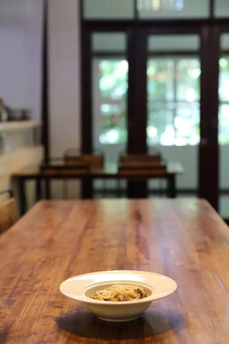 Trik membersihkan kerak air di meja makan sekarang tak perlu digosok amplas, coba 4 trik ini berbagai sumber