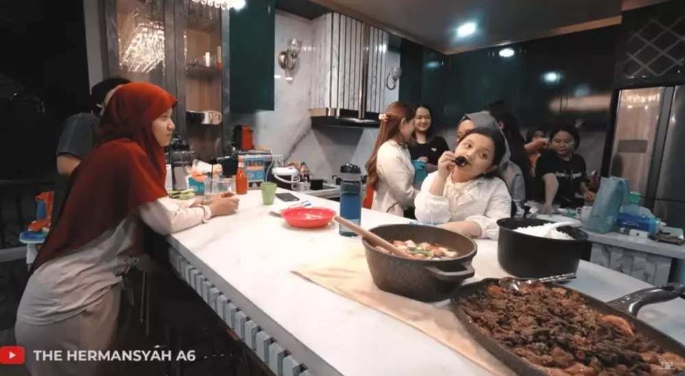 dapur Ashanty usai renovasi © YouTube
