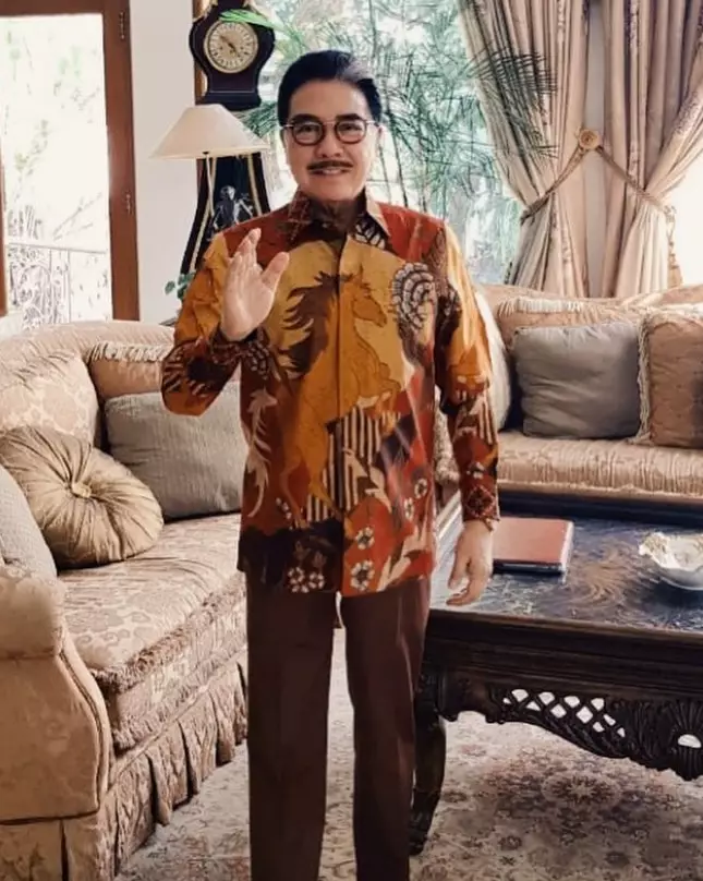 perjalanan karier pengacara Hotma Sitompul © Instagram