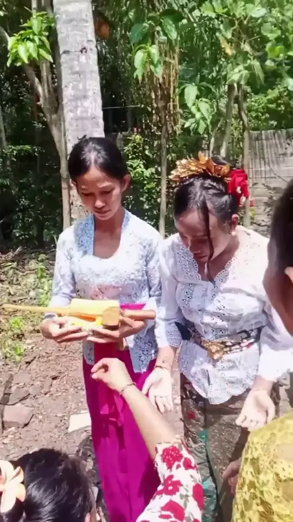 pernikahan agus buntung diwakili keris © 2025 TikTok pernikahan agus buntung diwakili keris © 2025 TikTok