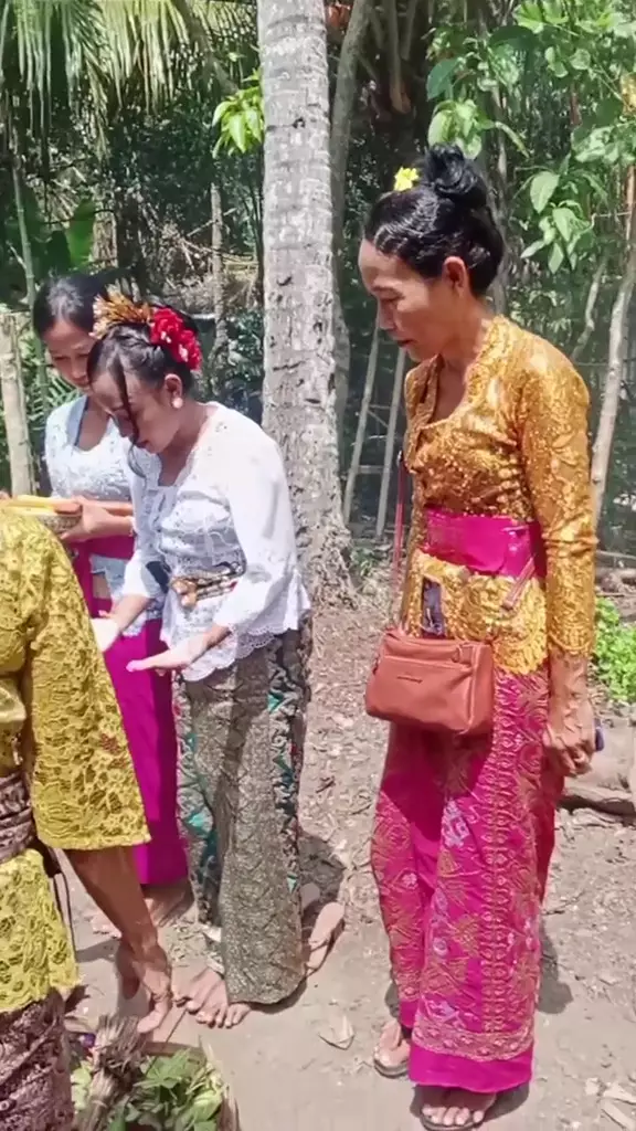 pernikahan agus buntung diwakili keris © 2025 TikTok pernikahan agus buntung diwakili keris © 2025 TikTok