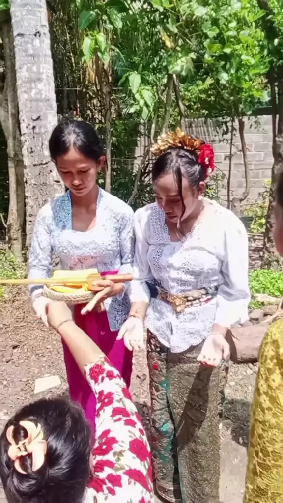 pernikahan agus buntung diwakili keris © 2025 TikTok pernikahan agus buntung diwakili keris © 2025 TikTok