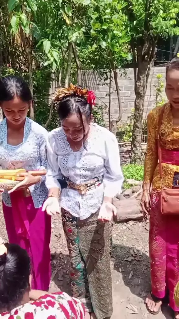 pernikahan agus buntung diwakili keris © 2025 TikTok pernikahan agus buntung diwakili keris © 2025 TikTok