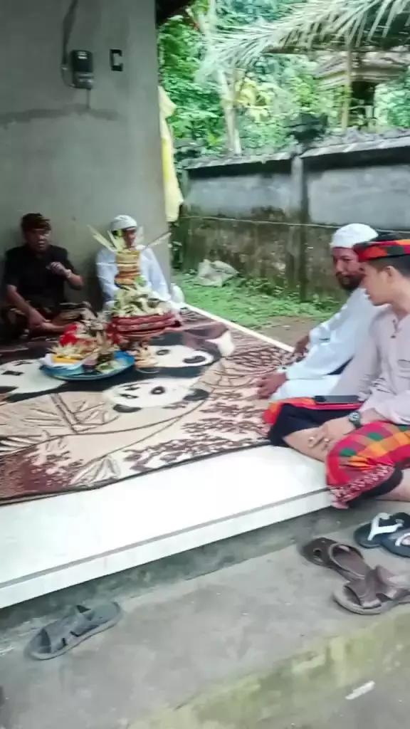 pernikahan agus buntung diwakili keris © 2025 TikTok pernikahan agus buntung diwakili keris © 2025 TikTok
