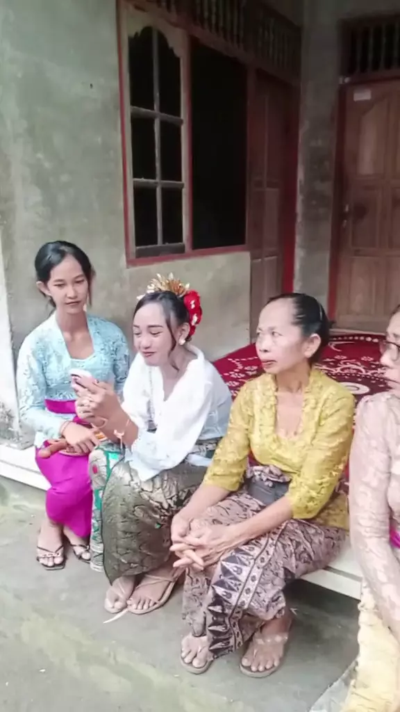 pernikahan agus buntung diwakili keris © 2025 TikTok pernikahan agus buntung diwakili keris © 2025 TikTok
