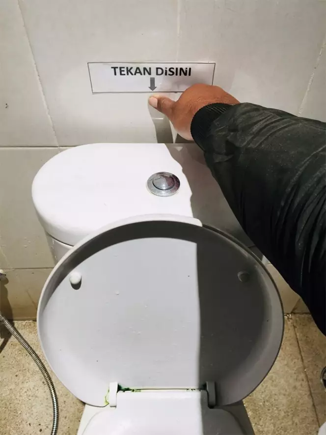 potret lucu orang terlalu patuh peraturan © 2025 berbagai sumber potret lucu orang terlalu patuh peraturan © 2025 berbagai sumber