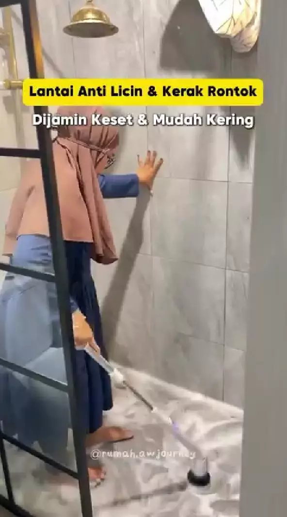 trik lantai kamar mandi tidak licin lagi © Instagram trik lantai kamar mandi tidak licin lagi © Instagram