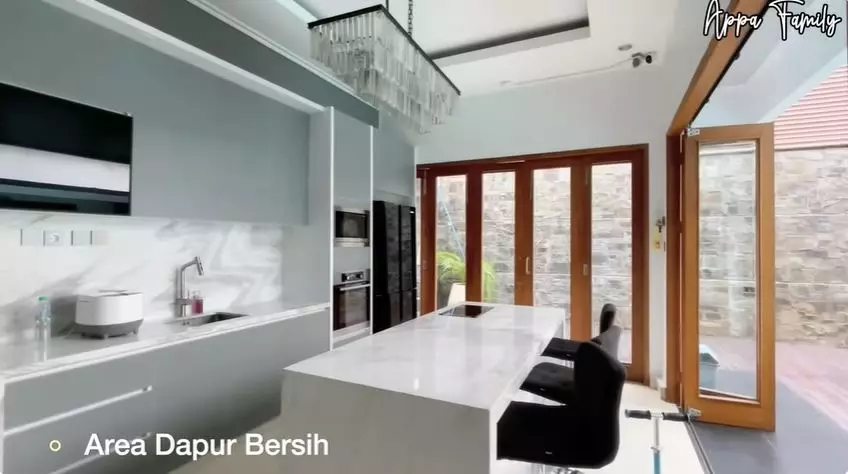dapur rifky balweel serba putih  © 2025 YouTube