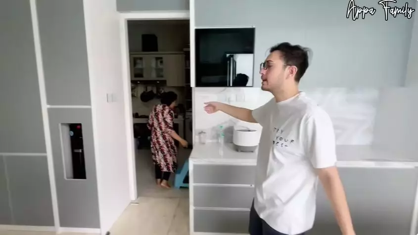 dapur rifky balweel serba putih  © 2025 YouTube