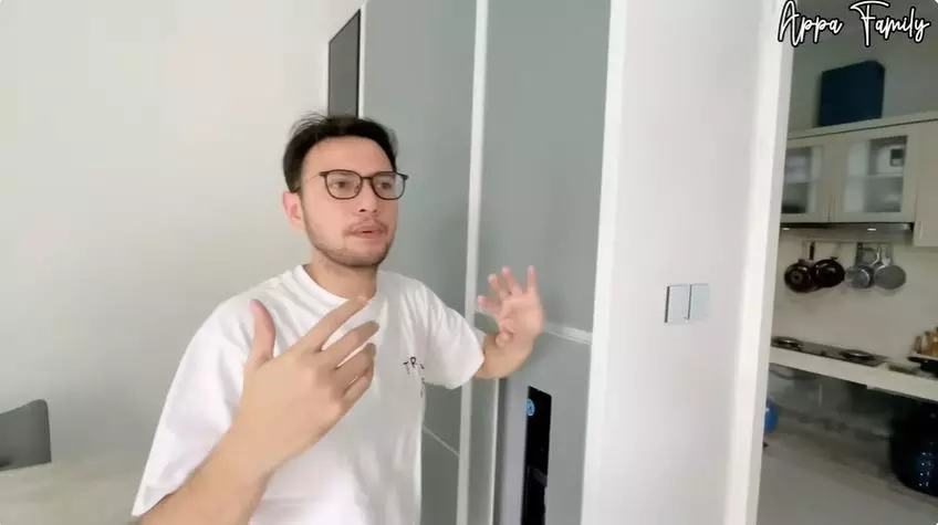 dapur rifky balweel serba putih  © 2025 YouTube