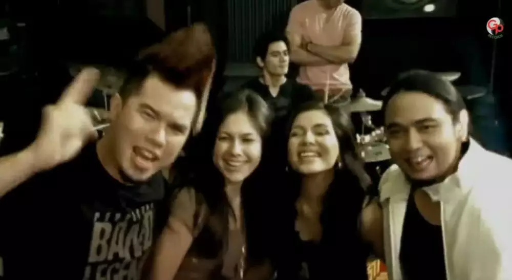 Ariel Wulan Guritno model video klip Dewa 19 © YouTube